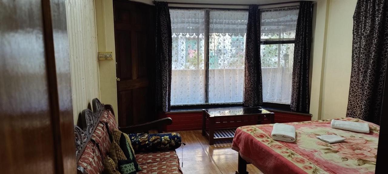 The River View Homestay Kurseong Eksteriør billede